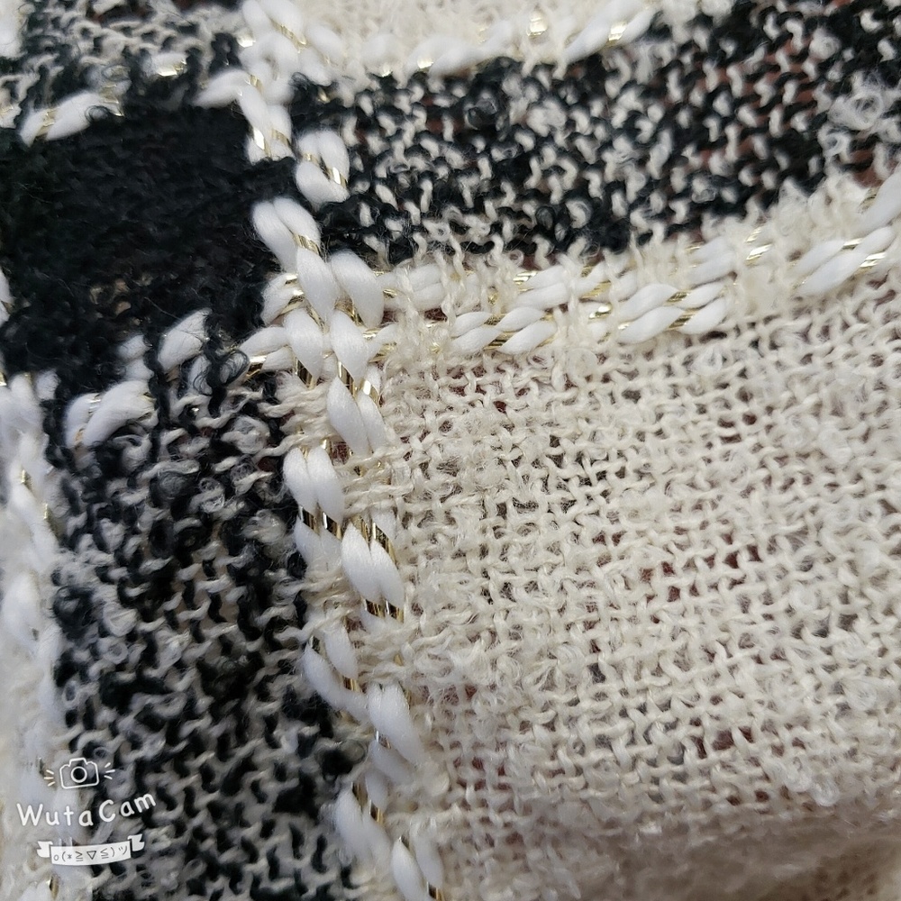 Scarf - Picture 2 of 4